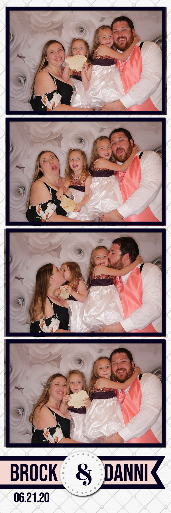 Danni and Brock’s Wedding | View more photos from the event at gallery.photoboothbillings.com/u/PhotoBoothBillings/Danni-and-Brock’s-Wedding